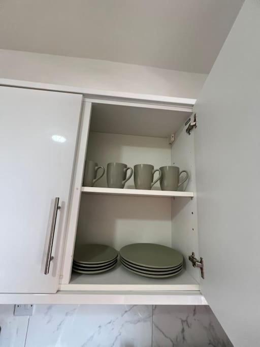2 Bedroom Apartment Near Station London Exterior foto
